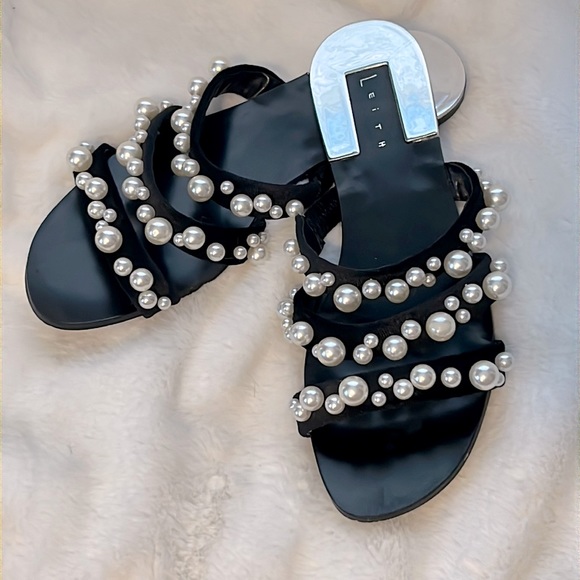 Leith pearl flat sandal - Picture 1 of 6